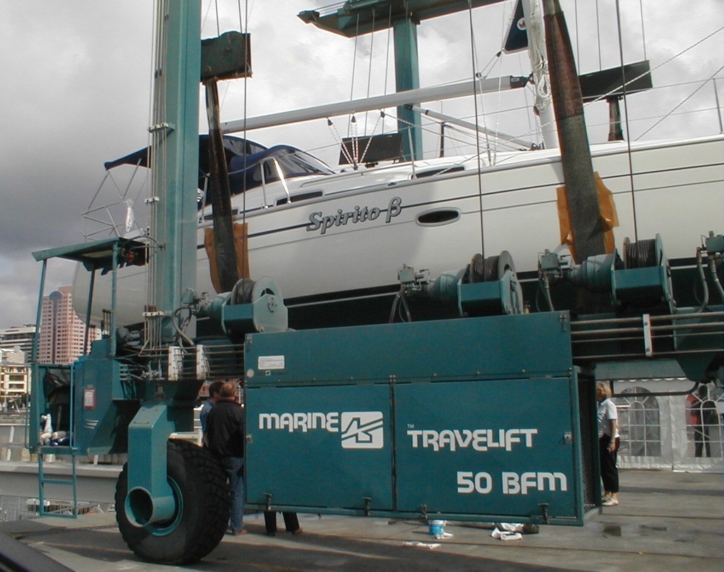 Viaduct Harbour travel lift launches the latest Bavaria. - International Marine Brokers © International Marine Brokers New Zealand www.internationalmarine.co.nz